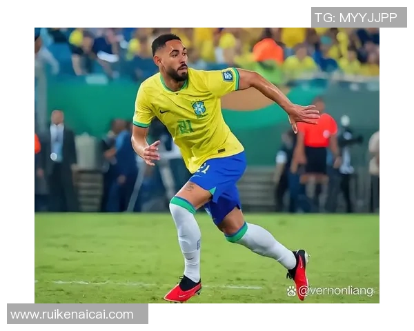 足球明星小哥哥们的青春岁月与场上风采尽显魅力与拼搏精神