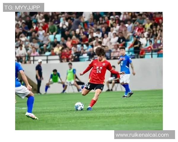 37岁足球明星在比赛中再次展现风采成功进球引发热议