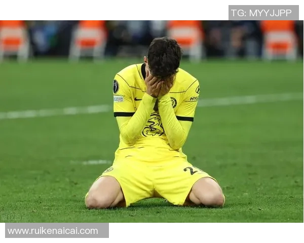 曾经最强大的足球明星背后的辉煌与沉沦人生轨迹探秘 曾经最强大的足球明星背后的辉煌与沉沦人生轨迹探秘