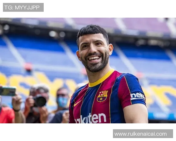 足球明星风格男生P图创意分享，打造你的个性化足球形象与魅力展示