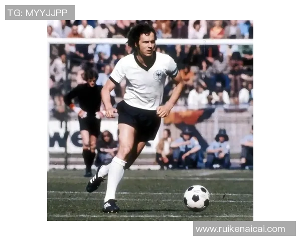 去年离世的足球传奇人物及其对足球界的影响分析